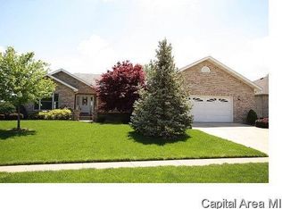 2420 Shabbona Dr, Springfield, IL 62702