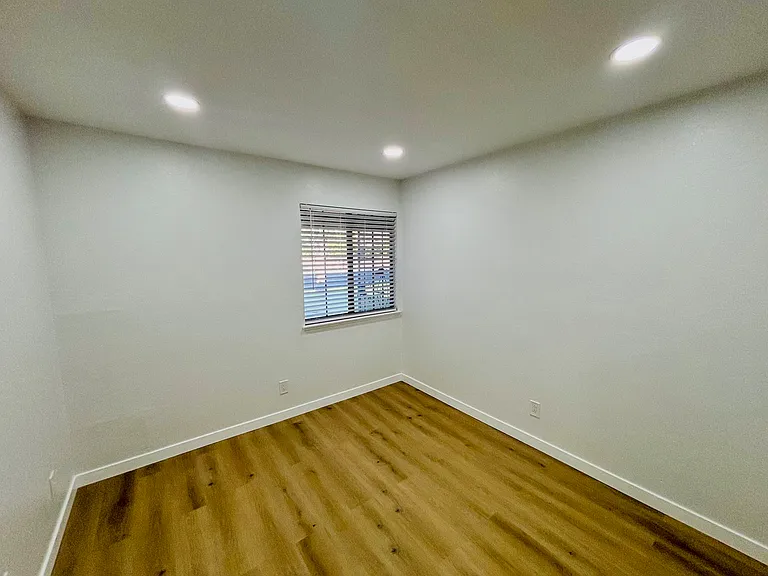 2730 W Avenue K4 — Photo 13