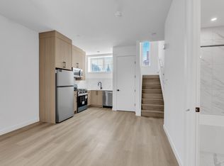 2702B 25th Ave SW, Calgary, AB T3E 6N6