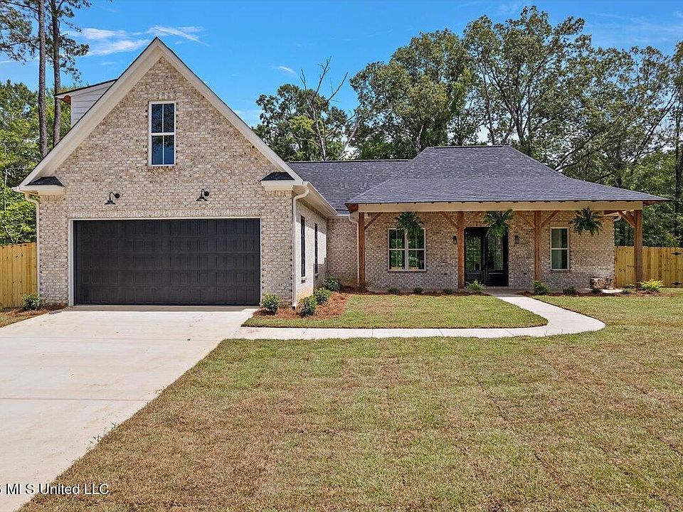 1st image of 704 Sartoris Ct