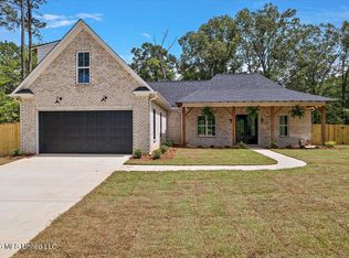 704 Sartoris Ct, Terry, MS 39170