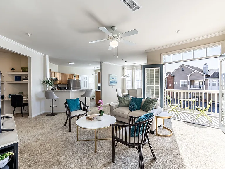 Carriage Hill Apartments — Photo 16