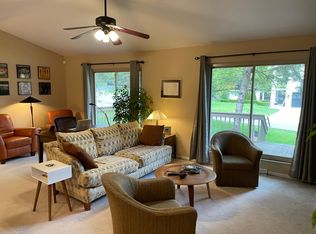 5650 Eastman Blvd, West Bloomfield, MI