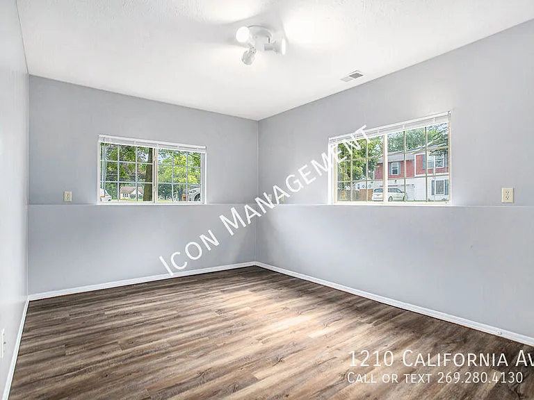 1210 California Ave — Photo 11