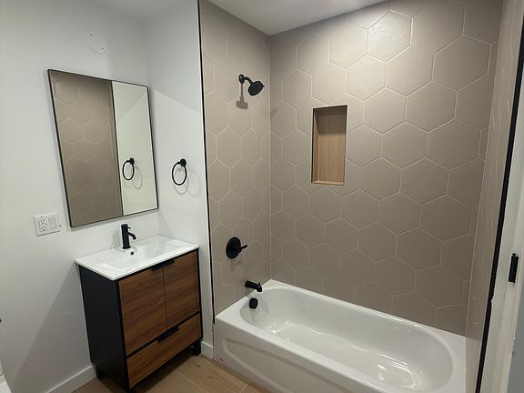 5th image of 75 Webster St #3