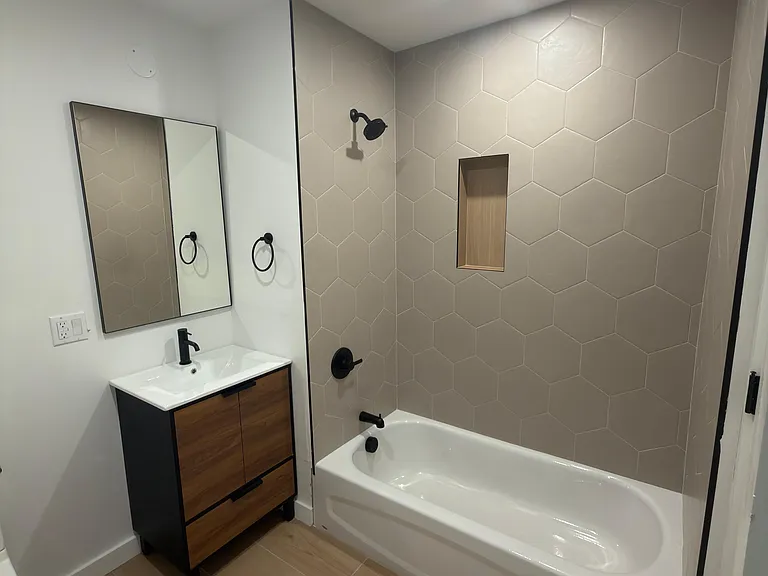 75 Webster St #3 — Photo 5