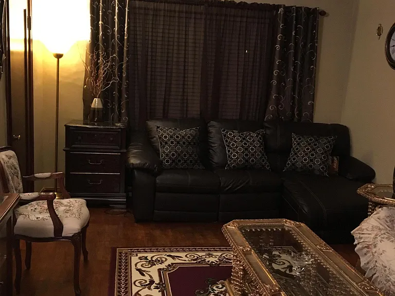 5329 Jamieson Ave — Photo 2
