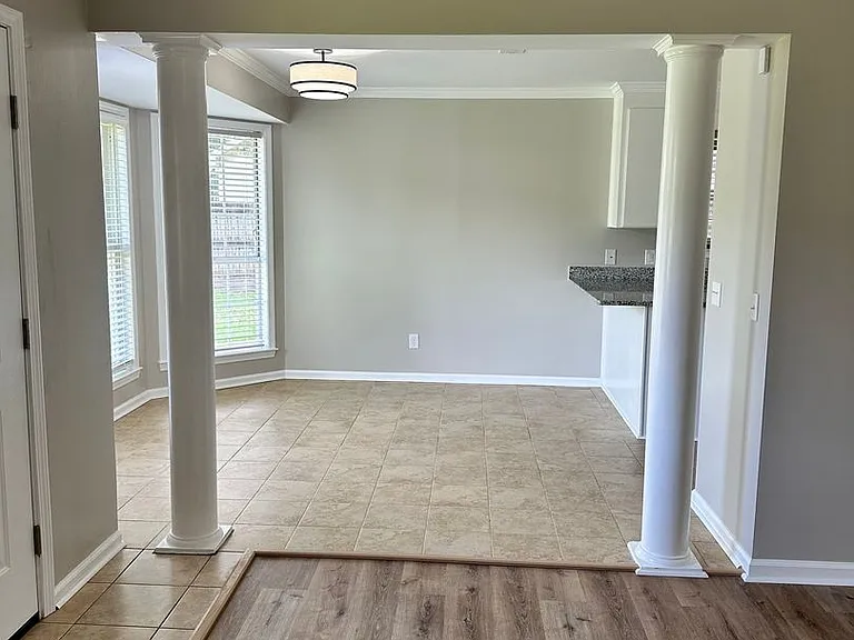 201 Belton Dr — Photo 35