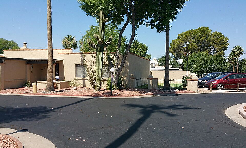 1st image of 6560 N Villa Manana Dr