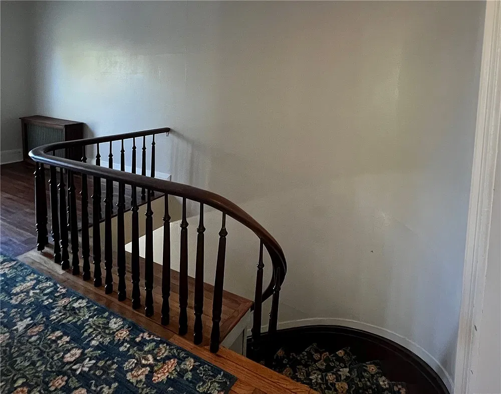 1 bed, 1.0 bath, 3704 sqft, $975 — Photo 3