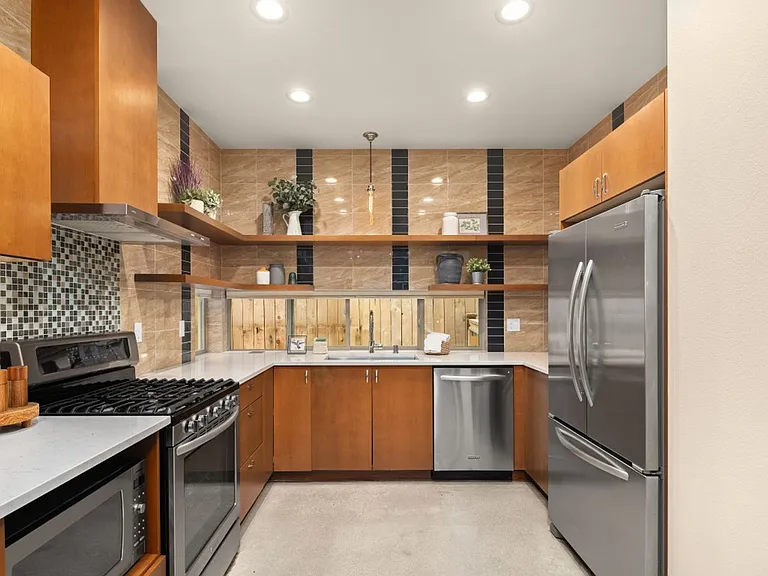 1535 NW 58th St — Photo 10