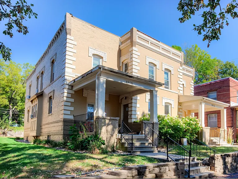 1919 Pleasant St #2 — Photo 7