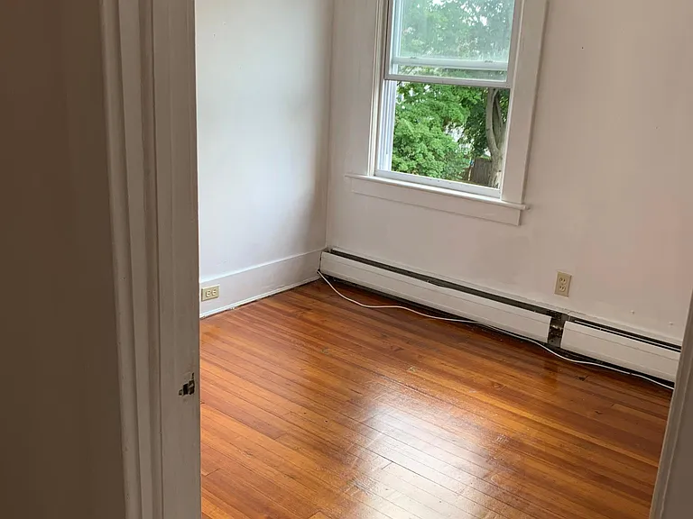 10 Bank St #10 — Photo 15