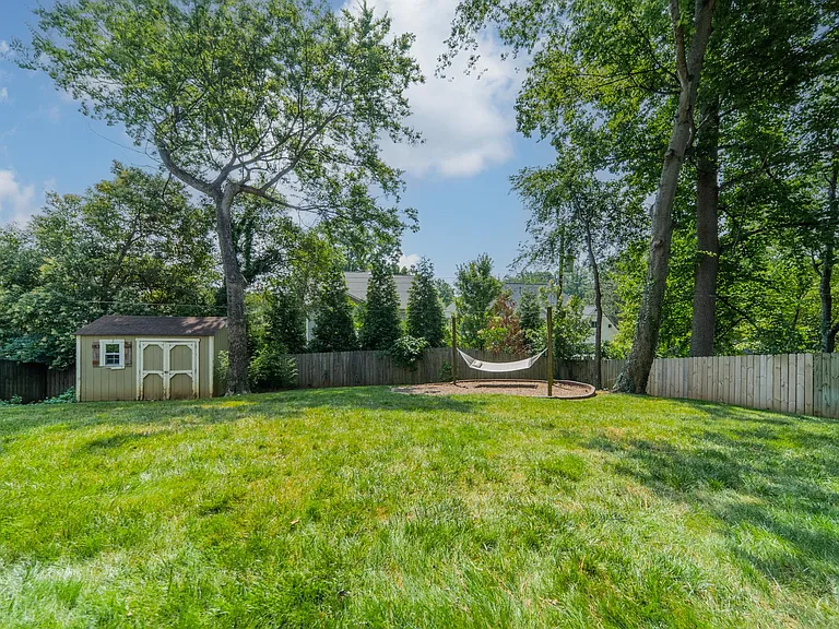 3147 Windsor Dr — Photo 44