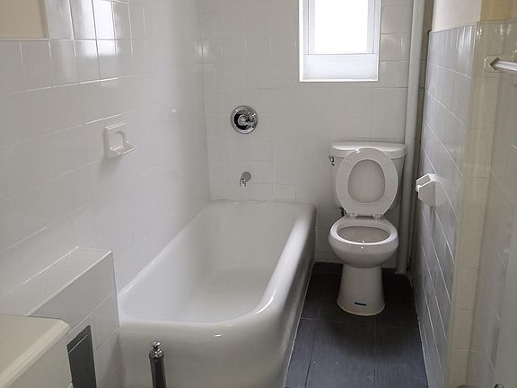 3rd image of 632 E 95th St APT 2F