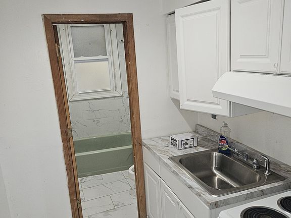 5th image of 103 Johnston Ave APT 1