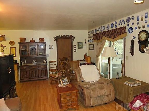 4th image of 1235 Glen Meadow Dr