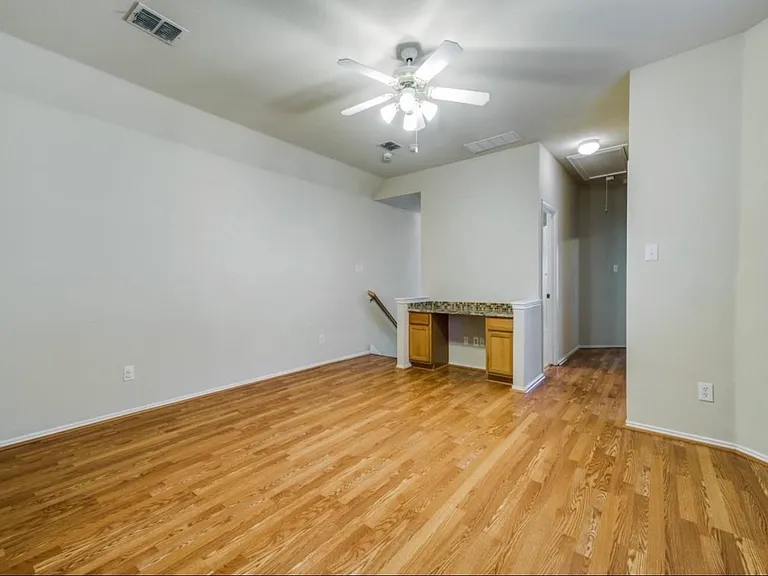 516 Hawken Dr — Photo 18