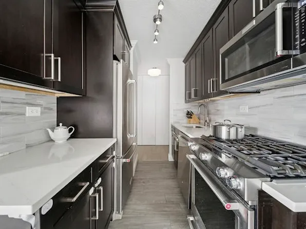 1641 Third Avenue image 5 of 8