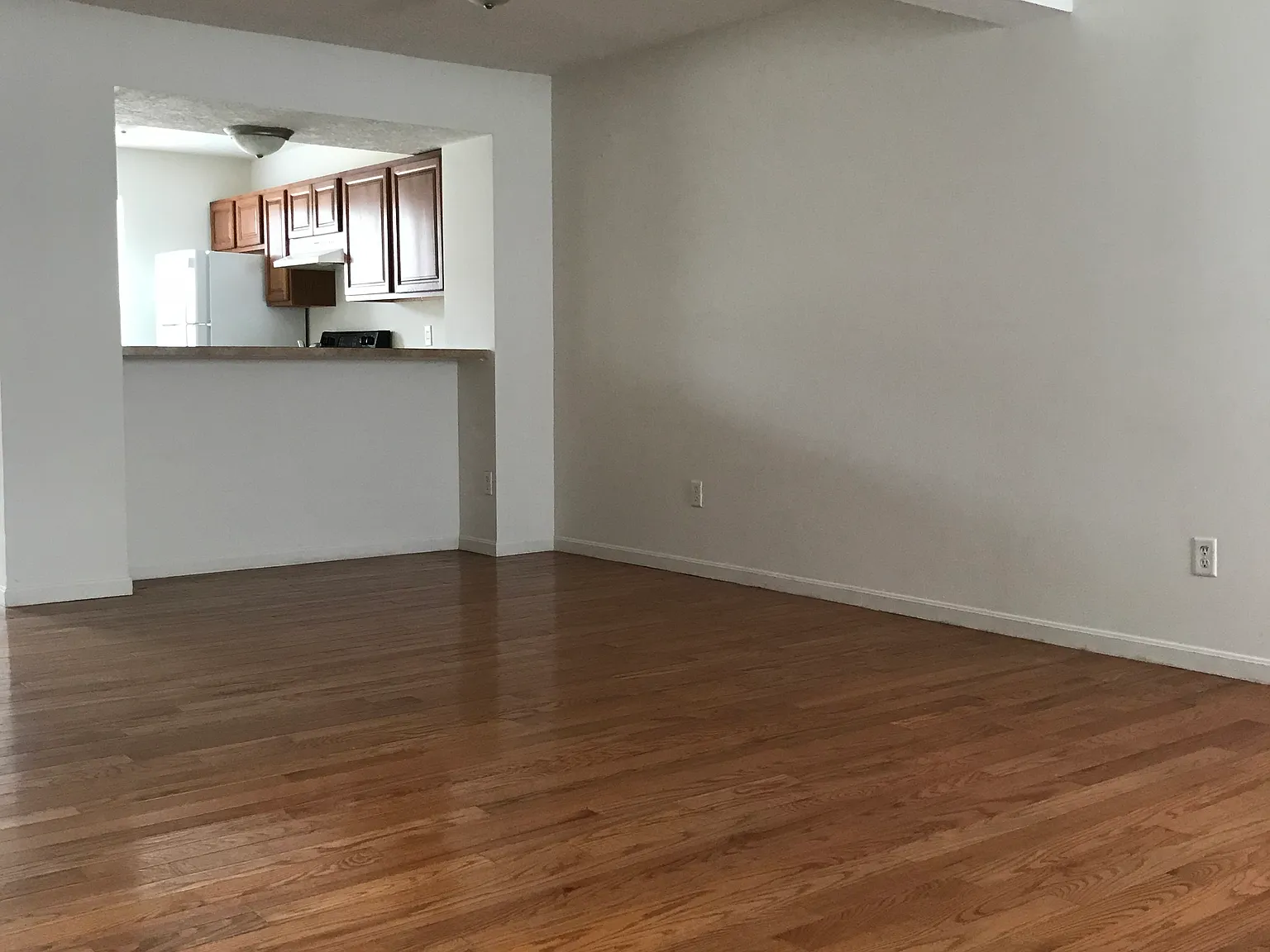 3 bed, 2.5 bath, 1700 sqft, $1,895 — Photo 4