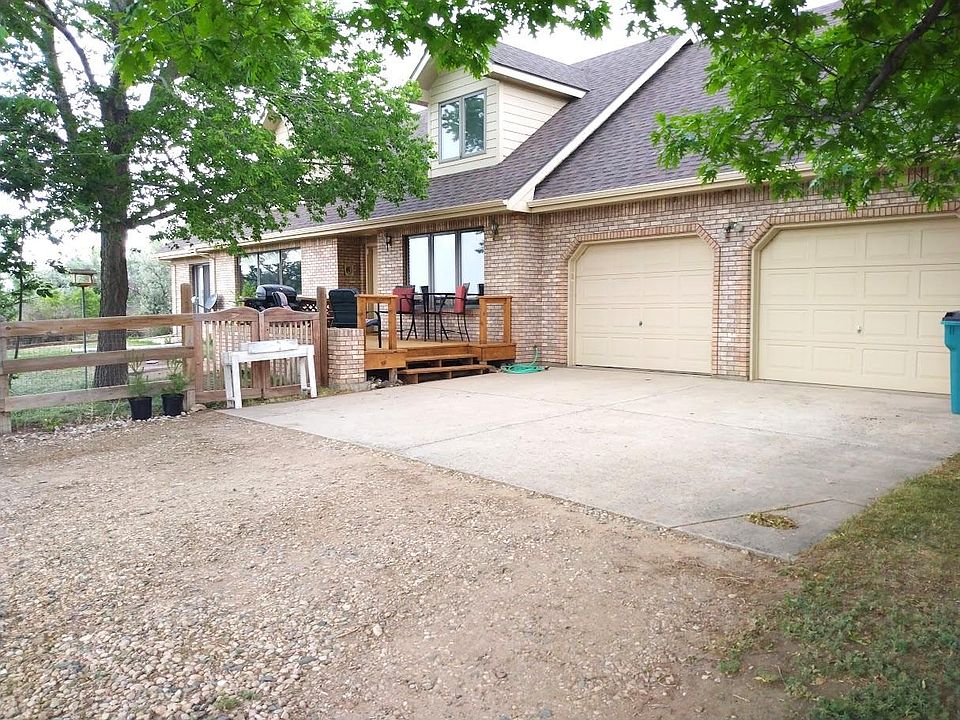Very private house on 20 acres with gated entry. Oversized garage.