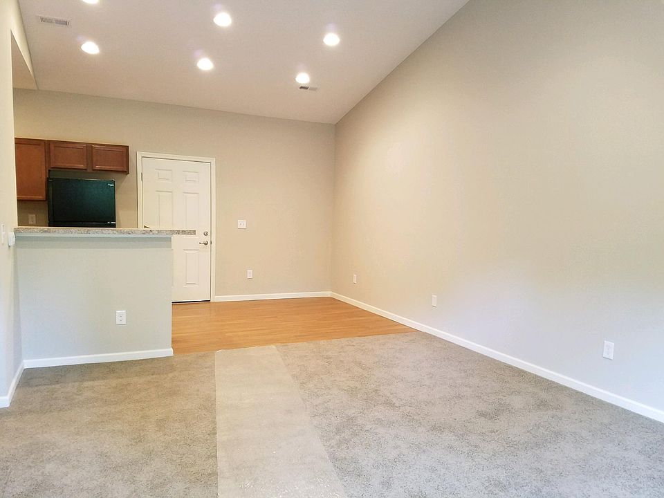 1st image of 3140 Foxbridge Dr