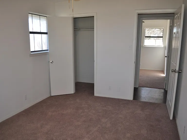 509 Stafford St — Photo 12