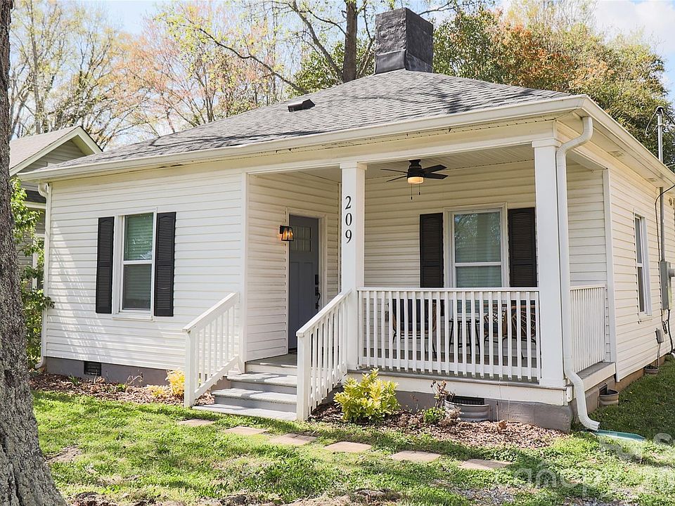1st image of 209 Columbia Ave