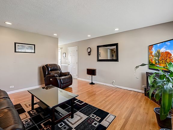 2nd image of 2853 Crabtree Ave