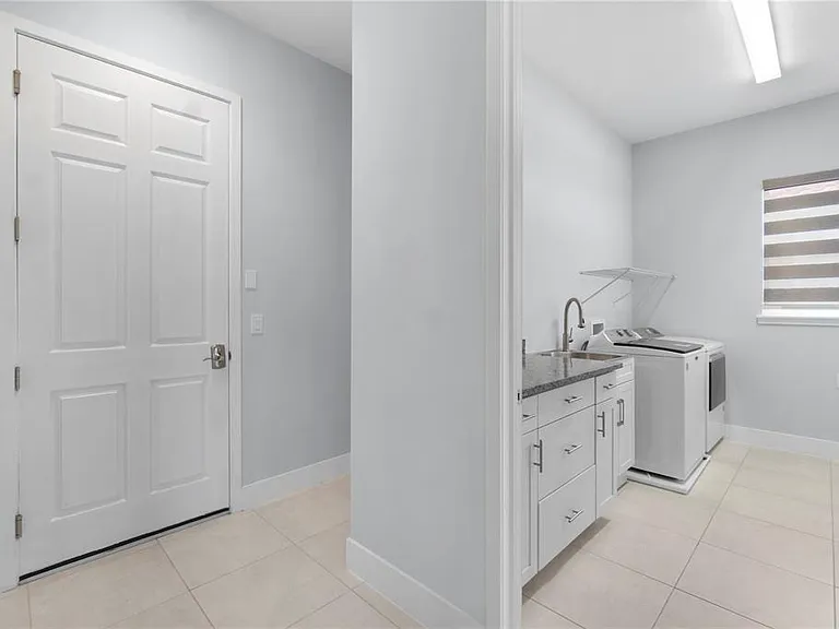 2320 Symphony Cir — Photo 17