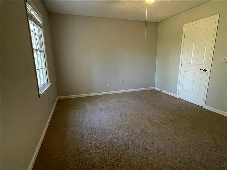 2930 Governors Ct — Photo 6