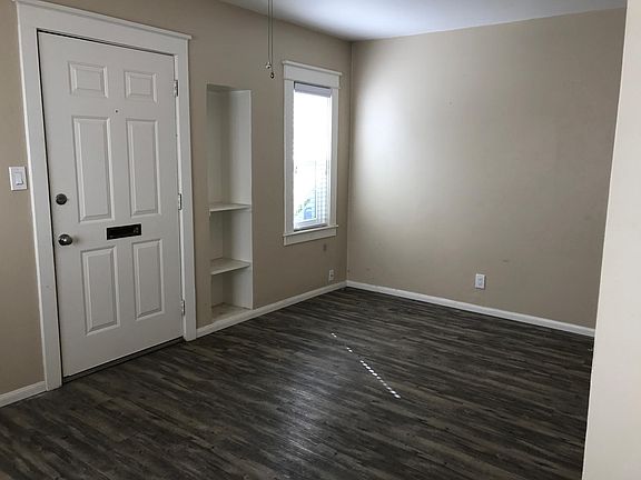 4th image of 4452 North Ave #1/2