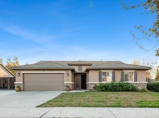 2541 W Corvina Ave, Visalia, CA 93291