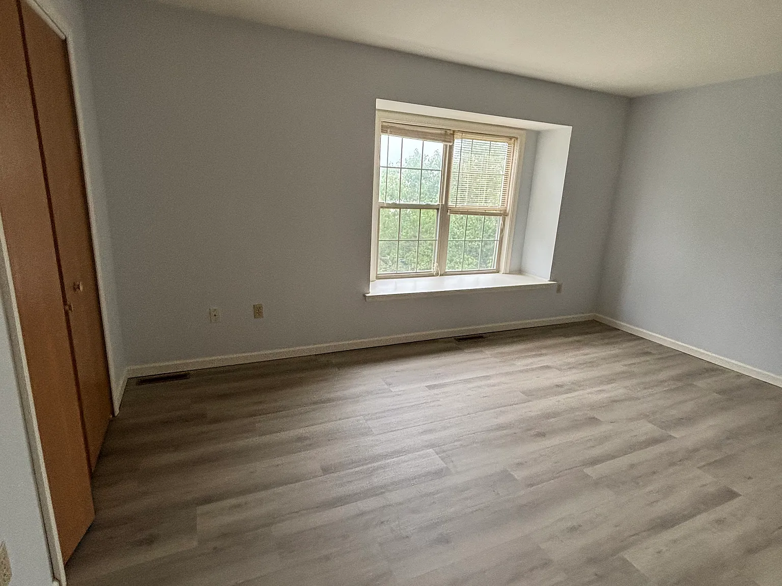 4 bed, 2150 sqft, $2,300 — Photo 2