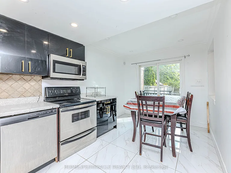 851 Bennett Ct — Photo 14