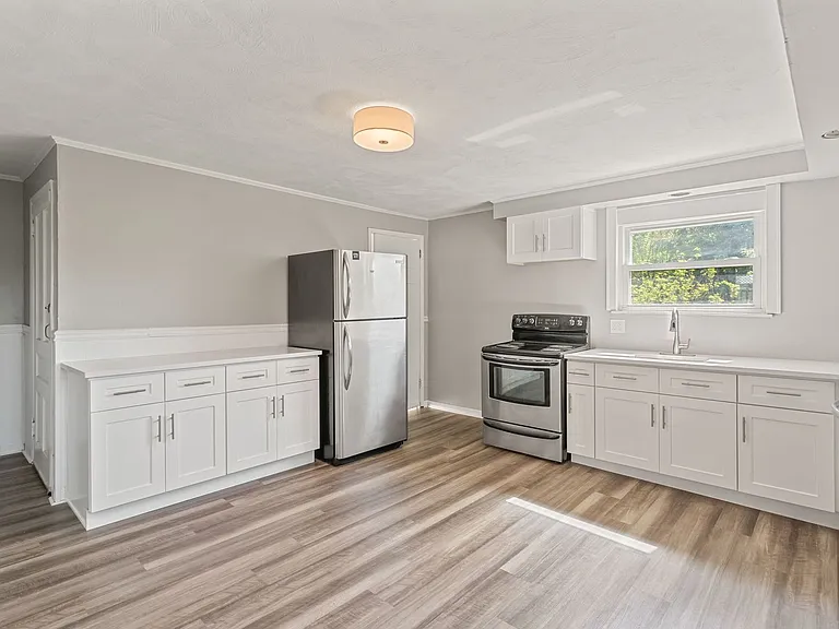 147 Amabell St — Photo 16