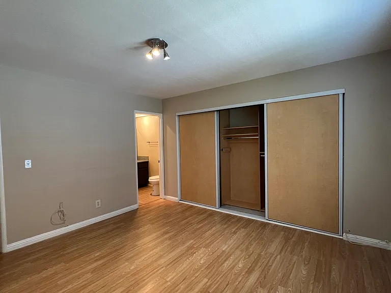 154 N Meridith Ave #9 — Photo 28