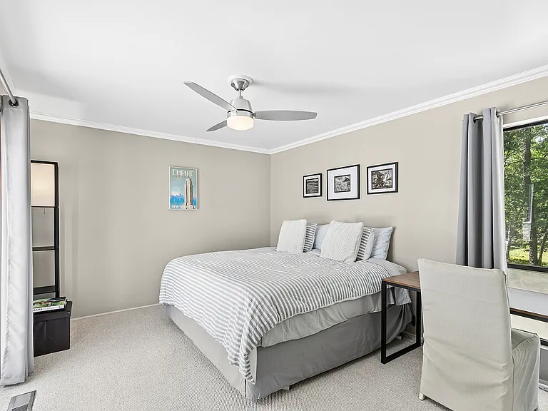 33 S Breeze Dr — Photo 10