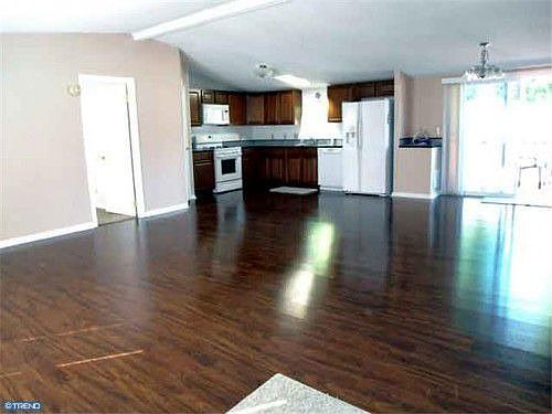 3rd image of 499 Longwood Ave