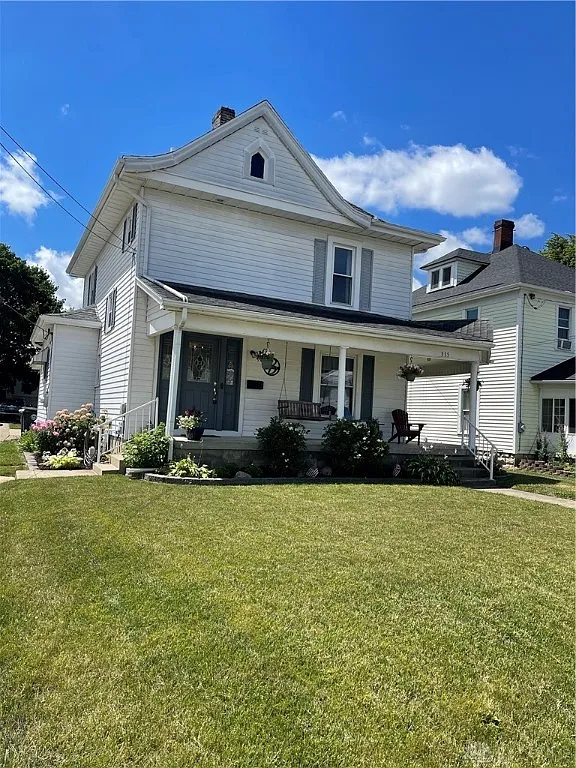 315 E Broadway photo 1