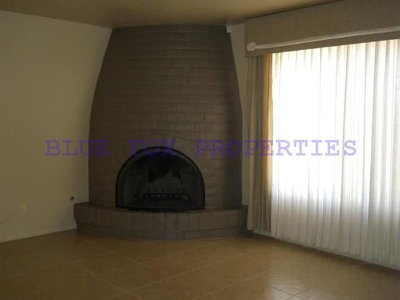 2nd image of 2800 W Desert Crest Dr