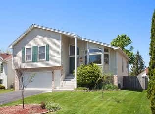 1072 Bothwell Cir, Bolingbrook, IL 60440
