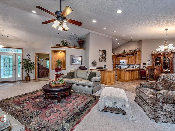 4th image of 42 Sidlaw Hills Dr