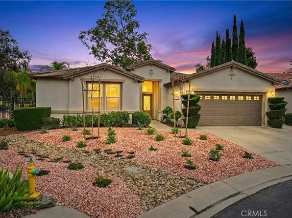 8494 Maruyama Dr, Hemet, CA 92545