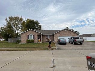 1401 N Magnolia Dr, Marion, IL 62959