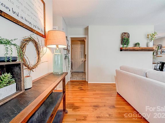 3rd image of 1535 Fern Forest Dr