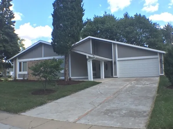 5775 Ring Ct, Hanover Park, IL 60133