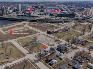 718 4th St NW, Cedar Rapids, IA 52405