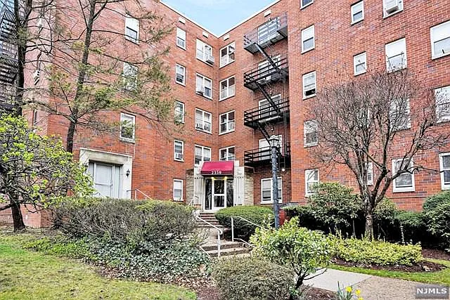 2350 Linwood Ave #4A-504A photo 1