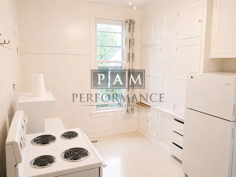 2555 N Humboldt Blvd #1 — Photo 4